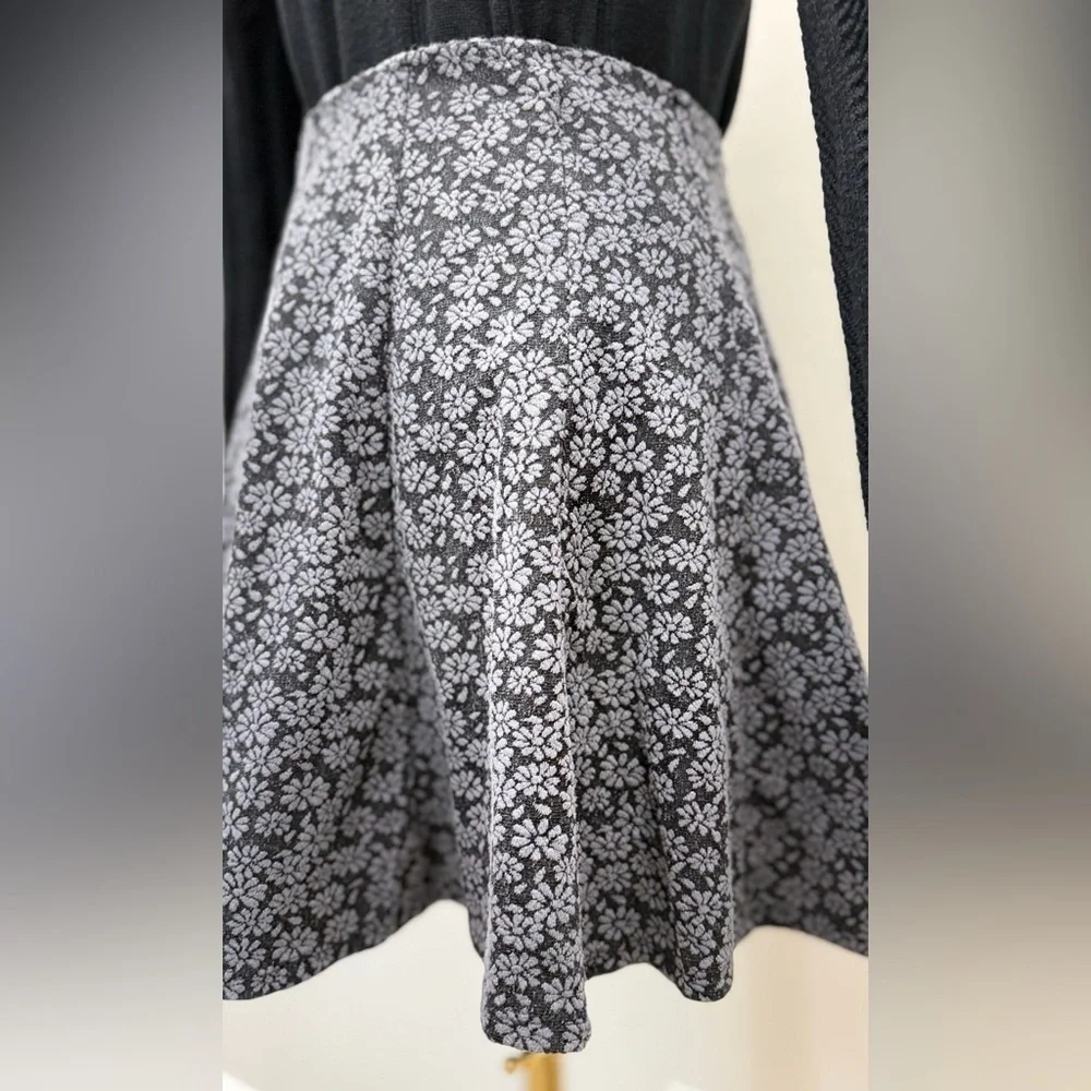 Hollister Black and Gray Floral A-Line Skirt